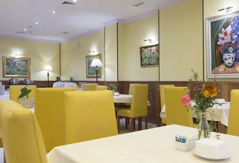 هتل Agora Juan De Austria