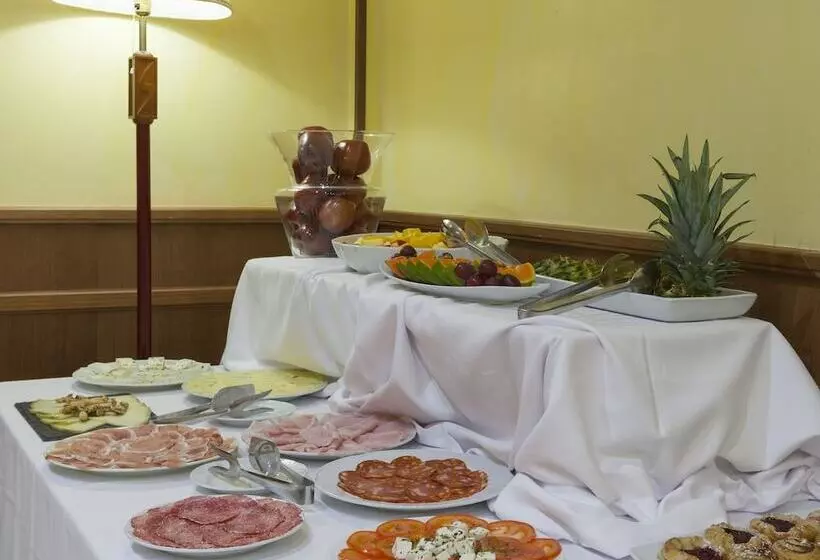 هتل Agora Juan De Austria