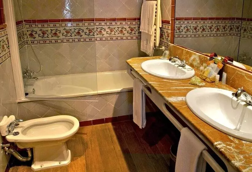 هتل Agora Juan De Austria