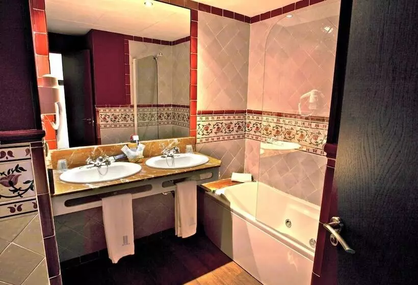 هتل Agora Juan De Austria