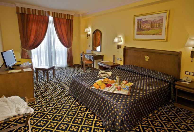 هتل Agora Juan De Austria