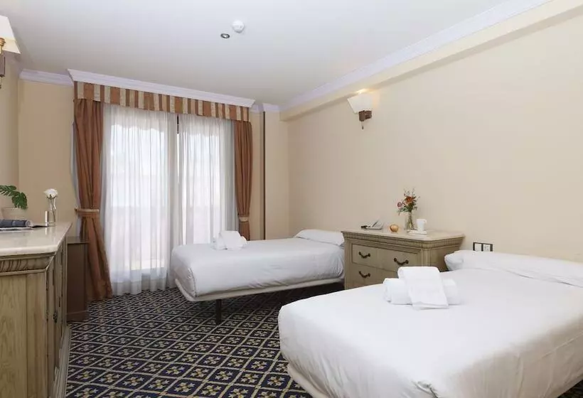 هتل Agora Juan De Austria