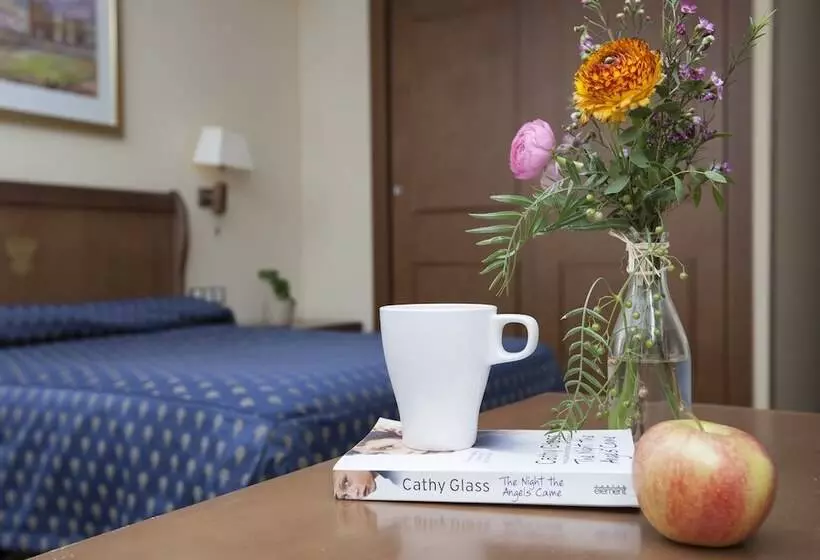 هتل Agora Juan De Austria