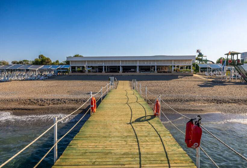 ホテル Crystal Admiral Resort Suites & Spa  Ultimate All Inclusive