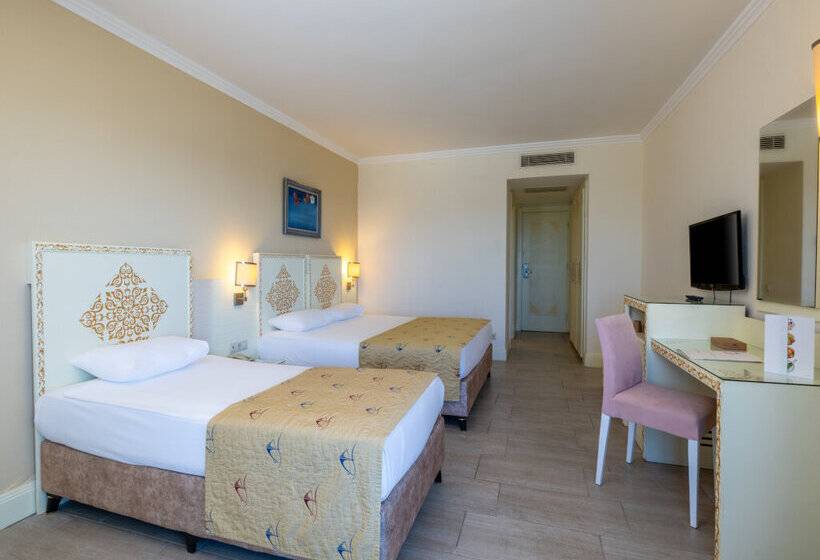 ホテル Crystal Admiral Resort Suites & Spa  Ultimate All Inclusive