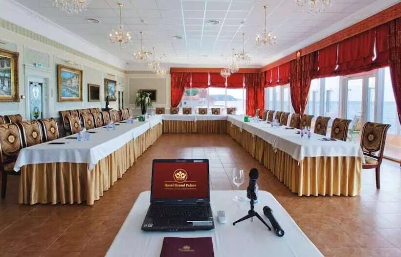 هتل Grand Palace