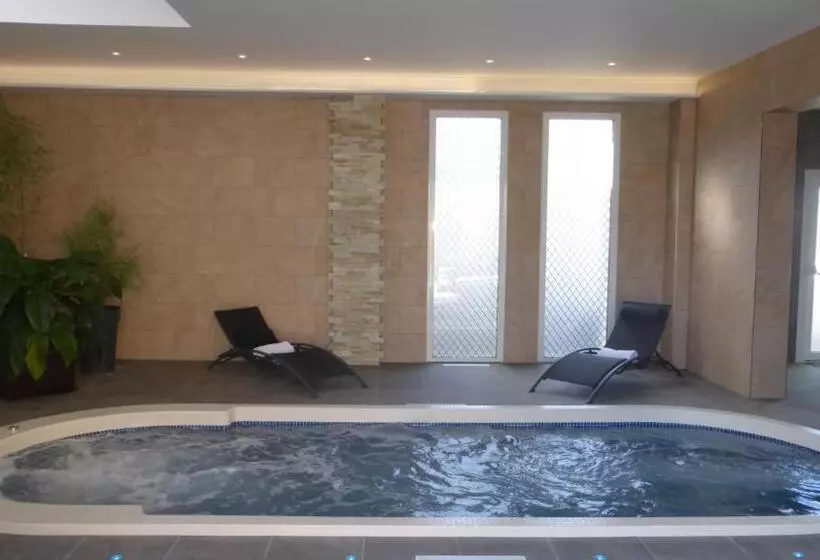 Hotel Hôtel Ariane & Spa