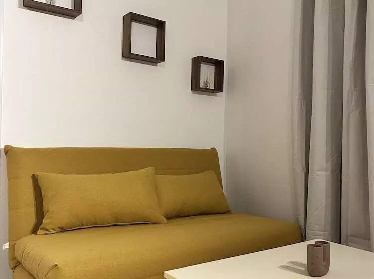 Отель Hôtel Jasses De Camargue