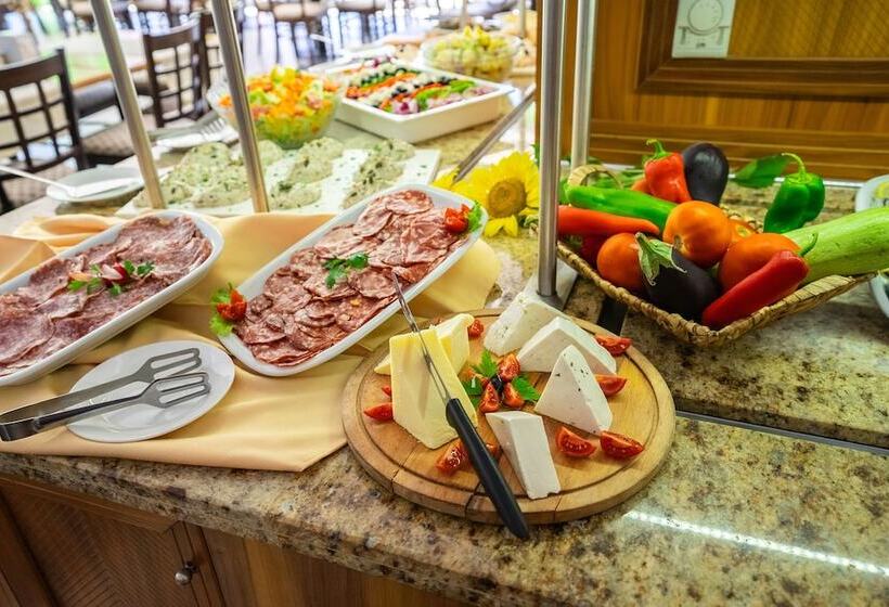 هتل Izola Paradise