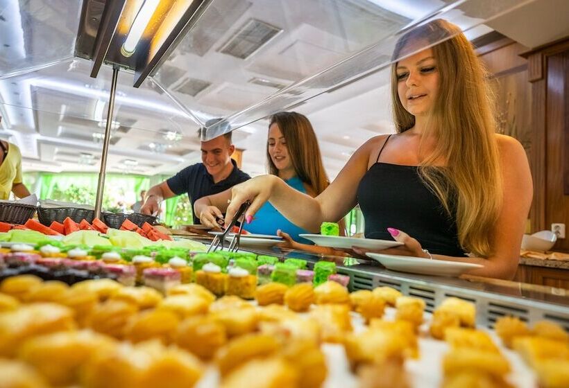 هتل Izola Paradise