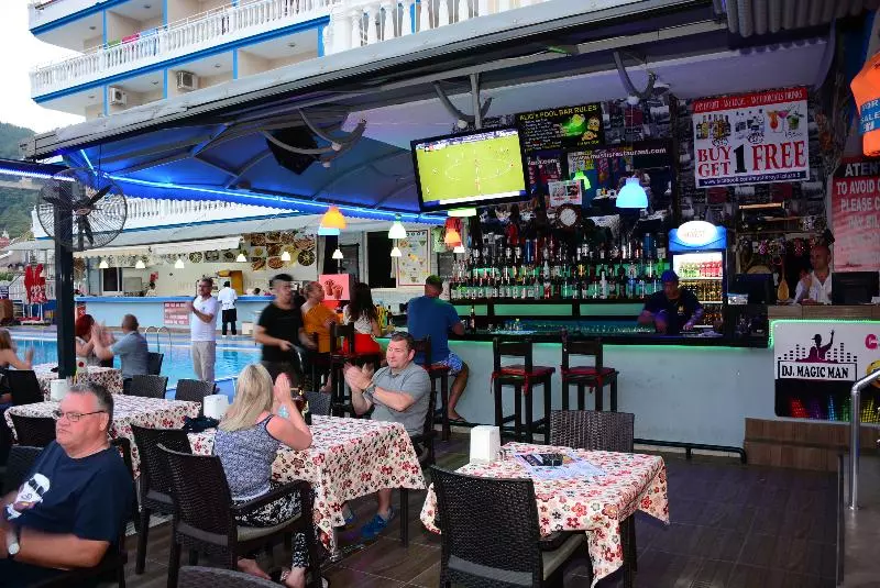 Hotel Musti S Royal Plaza