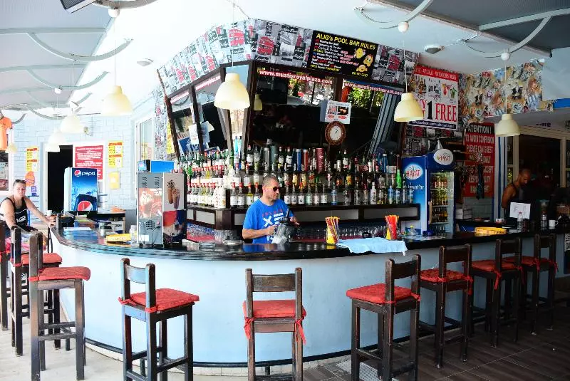 Hotel Musti S Royal Plaza