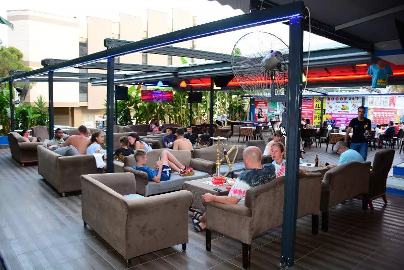 Hotel Musti S Royal Plaza