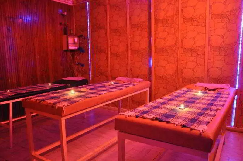 Hotel Musti S Royal Plaza