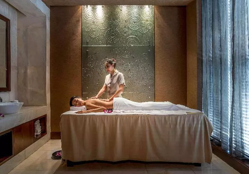 هتل Hilton Bangkok Grande Asoke