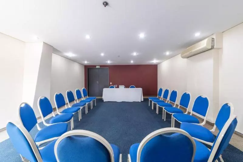 Отель Rede Andrade Cwb