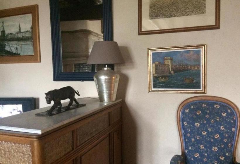 بنسيون Relais De Chasse Sasu Guta