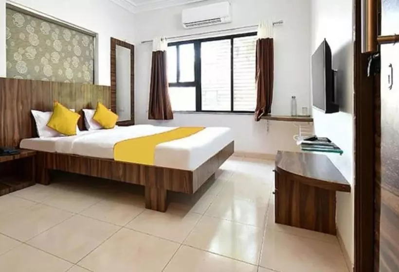 Fabhotel Shangrila Elite