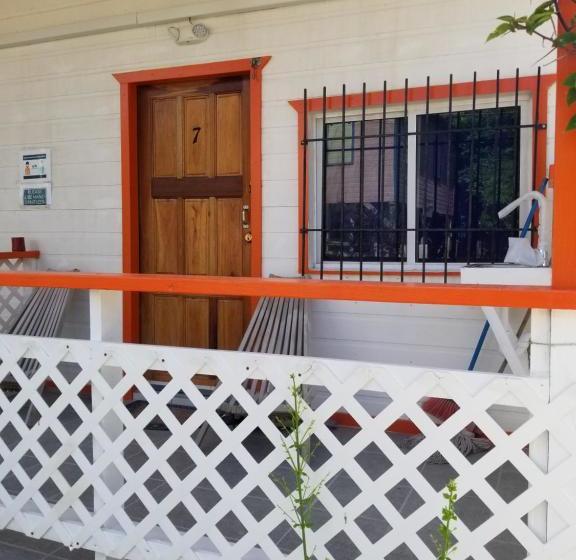 هتل Chapito's 7 Clashing Winds