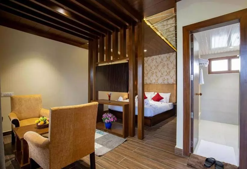 هتل Lumbini Palace Resort