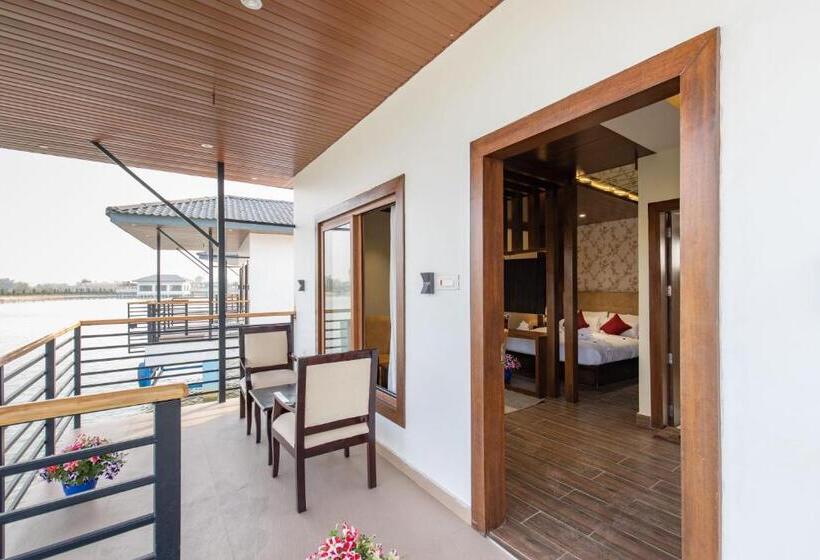 هتل Lumbini Palace Resort