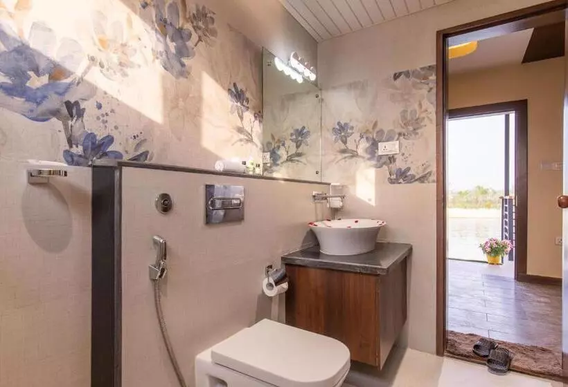 هتل Lumbini Palace Resort