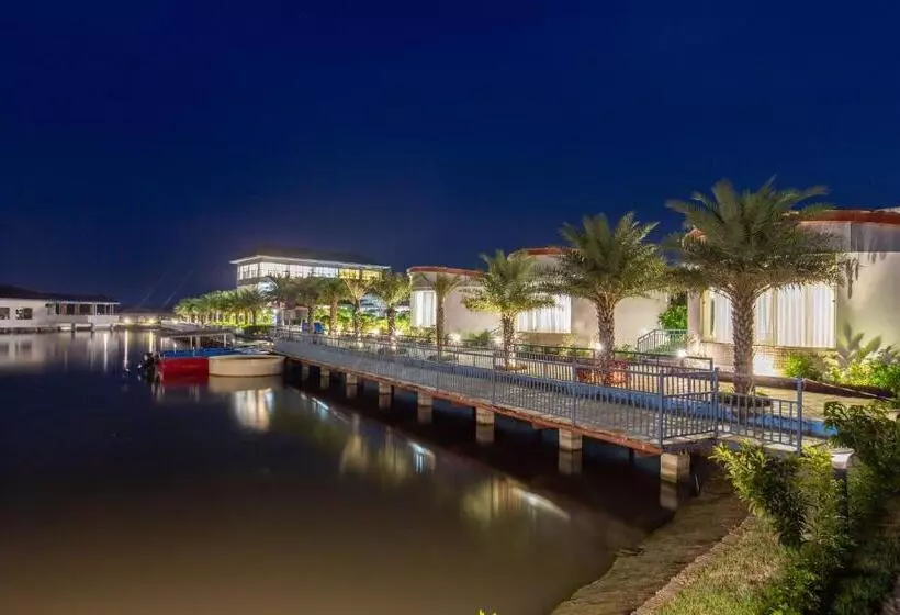 هتل Lumbini Palace Resort