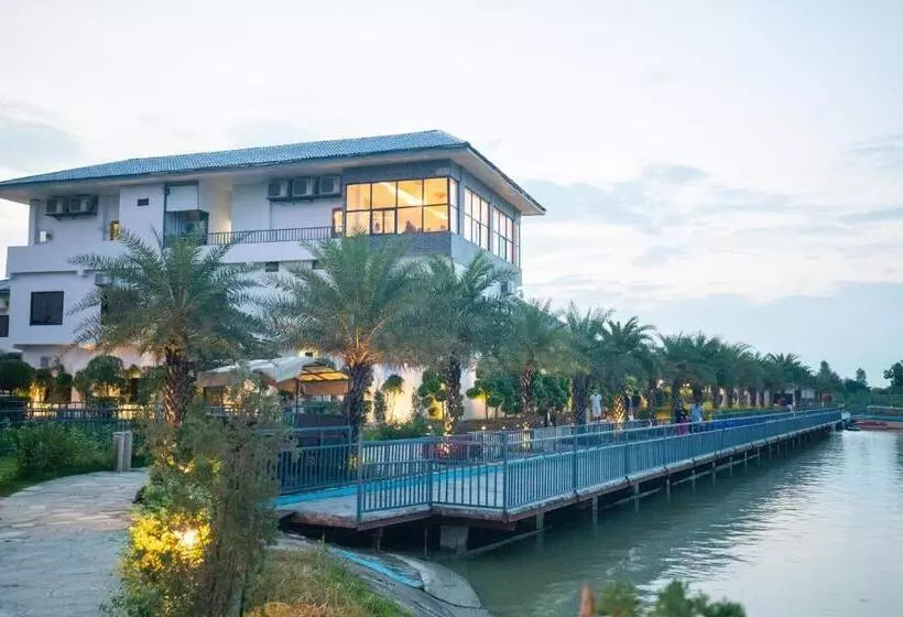 هتل Lumbini Palace Resort