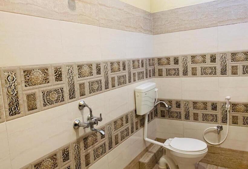 בית מלון כפרי Neelkanth