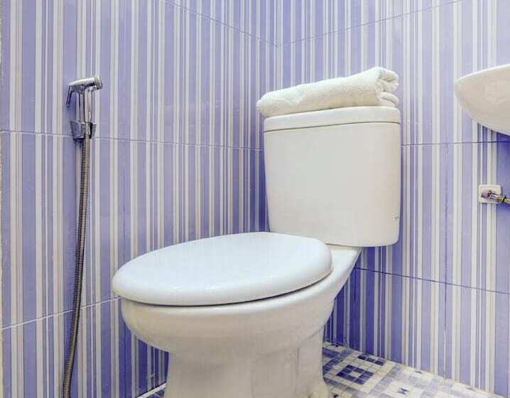 בית מלון כפרי Oyo 90173 Innapp Tenggilis Family Residence