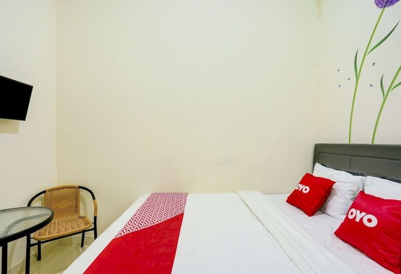 בית מלון כפרי Oyo 90173 Innapp Tenggilis Family Residence