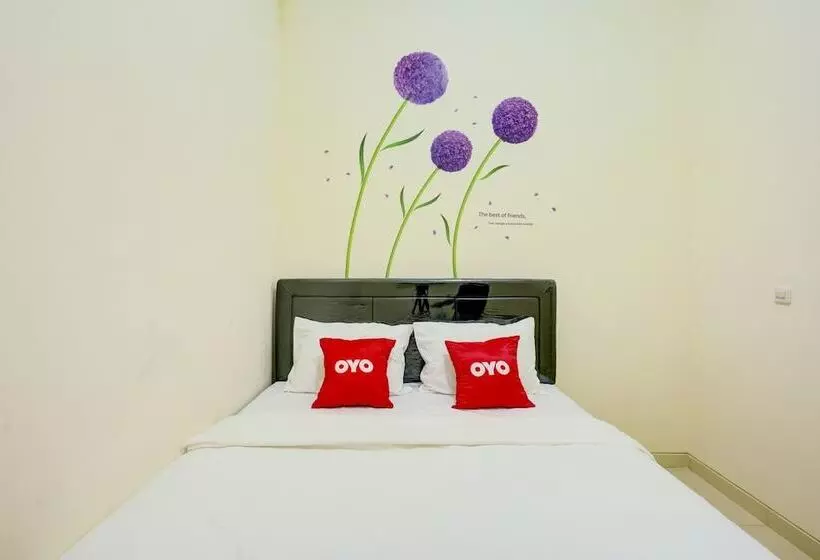 ホテル Oyo 90173 Innapp Tenggilis Family Residence