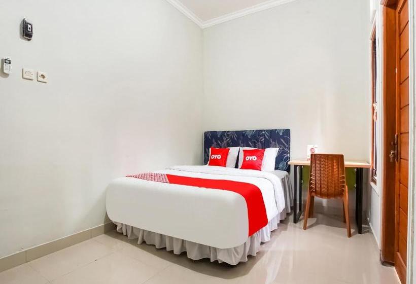 בית מלון כפרי Oyo 90178 Pangeran Residence