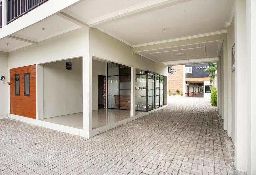 בית מלון כפרי Oyo 90178 Pangeran Residence