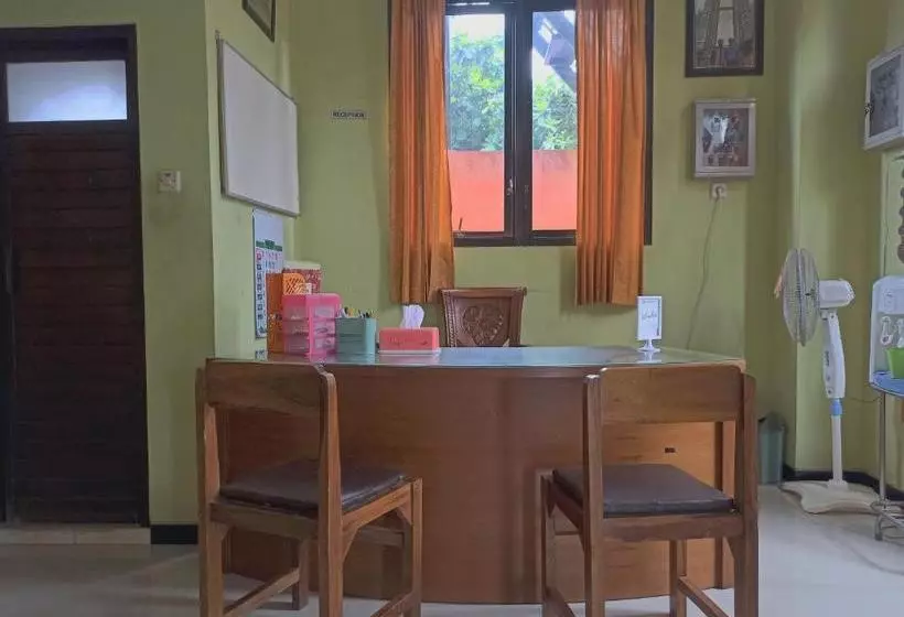 Hotelli Oyo 90199 Jec Residence Syariah