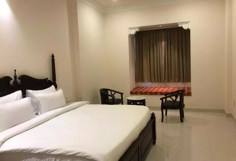 ホテル Raj Bagh Palace