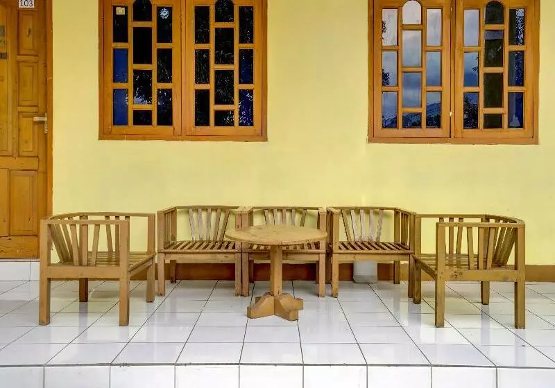 Hotel Spot On 90171 Pondok Kuning