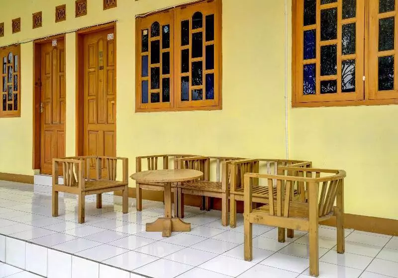 Hotel Spot On 90171 Pondok Kuning