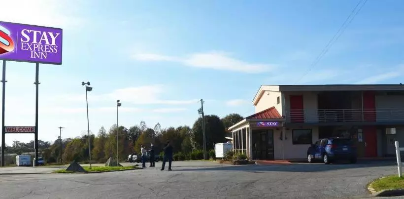 ホテル Bravo Inn Greensboro
