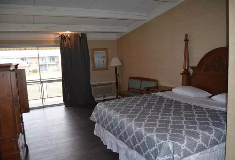 ホテル Bravo Inn Greensboro