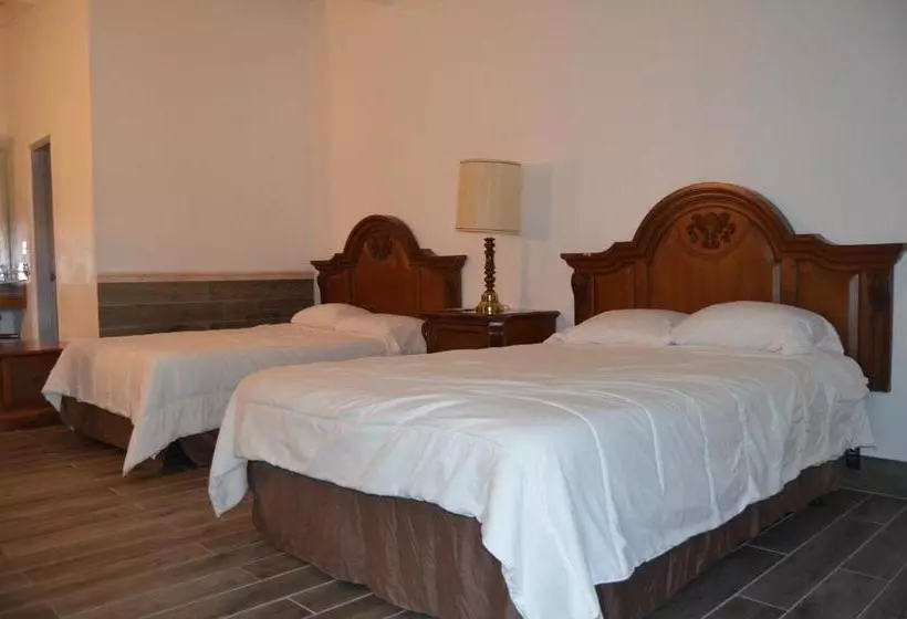 ホテル Bravo Inn Greensboro