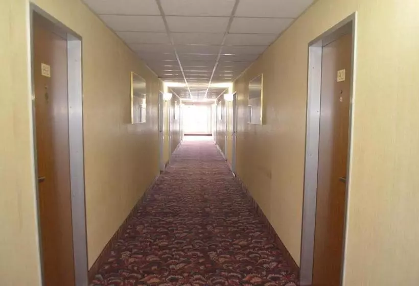 ホテル Bravo Inn Greensboro