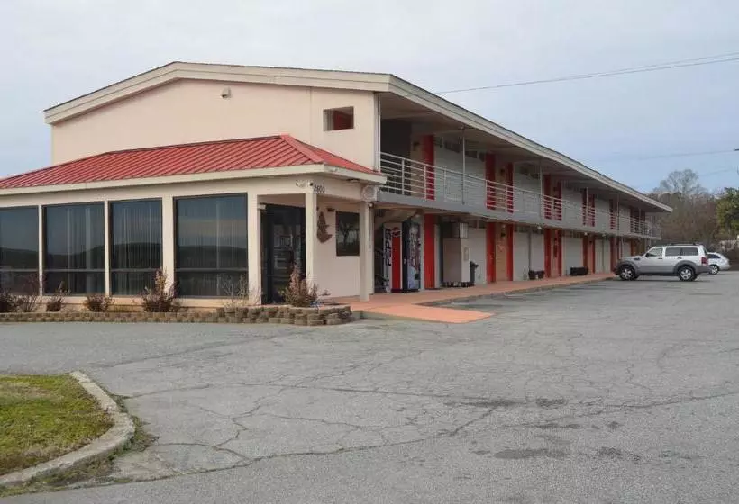 ホテル Bravo Inn Greensboro