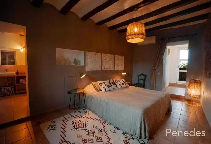 پانسیون Cal Mestre Casa Rural