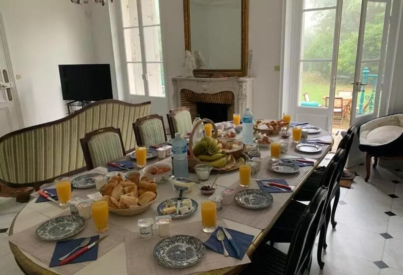 Majatalo Domaine De Ris