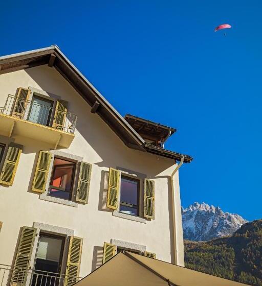 Cosmiques Hotel   Centre Chamonix