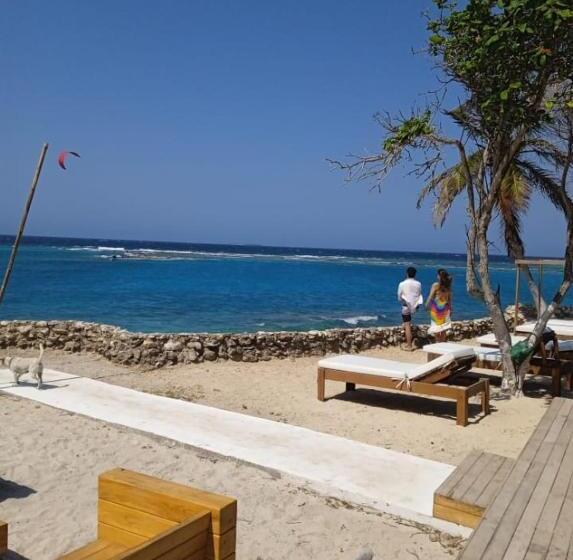 هتل Sunsets Del Rosario