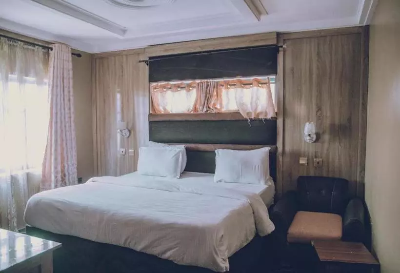 هتل Vienna International