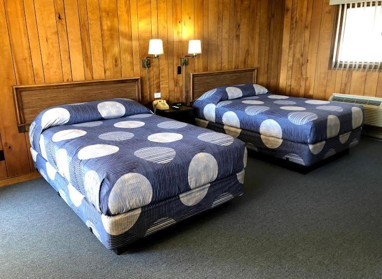 فندق على الطريق Waterway Inn