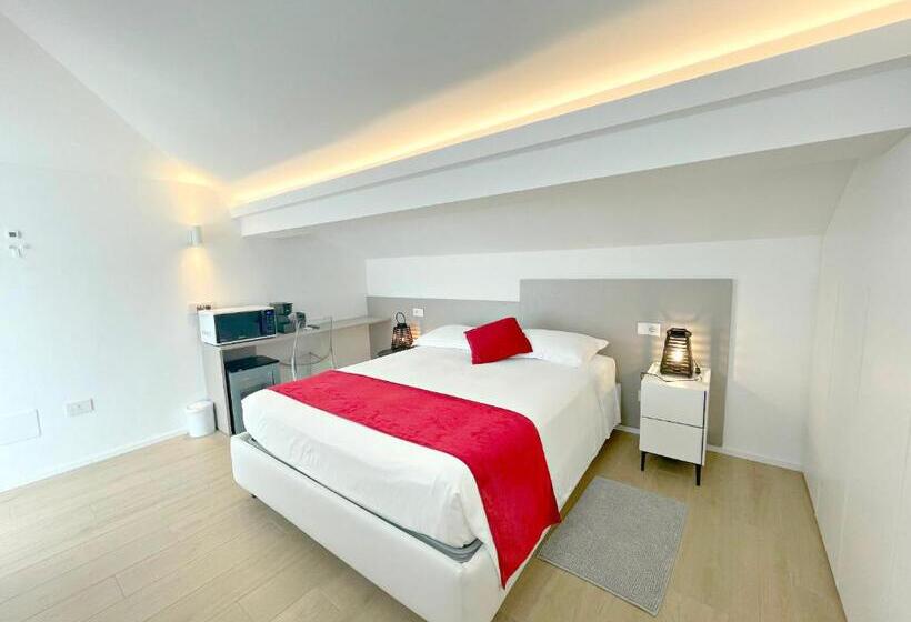 پانسیون La Mansardina